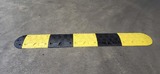 Bremsschwelle Endstück gelb 250x400x50 mm. Farbecht