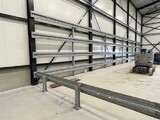 Beschermingsrail type b 4-hoog met voetplaten