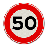 Verkehrszeichen mit Geschwindigkeitsanzeige 50
