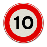 Verkehrszeichen mit Geschwindigkeitsanzeige 10