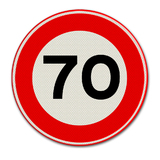Verkehrszeichen mit Geschwindigkeitsanzeige 70