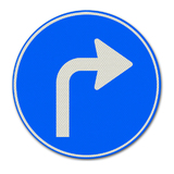 Verkehrszeichen D5R  - Befehl, der auf dem Schild D5L angegebenen Fahrtrichtung zu folgen
