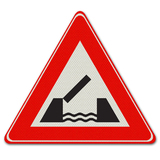 Verkehrszeichen J15 - Warnung vor beweglicher Brücke