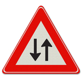 Verkehrszeichen J29 - Warnung vor Gegenverkehr