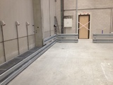 Schutzplanke Typ B mit Batterieladegerät